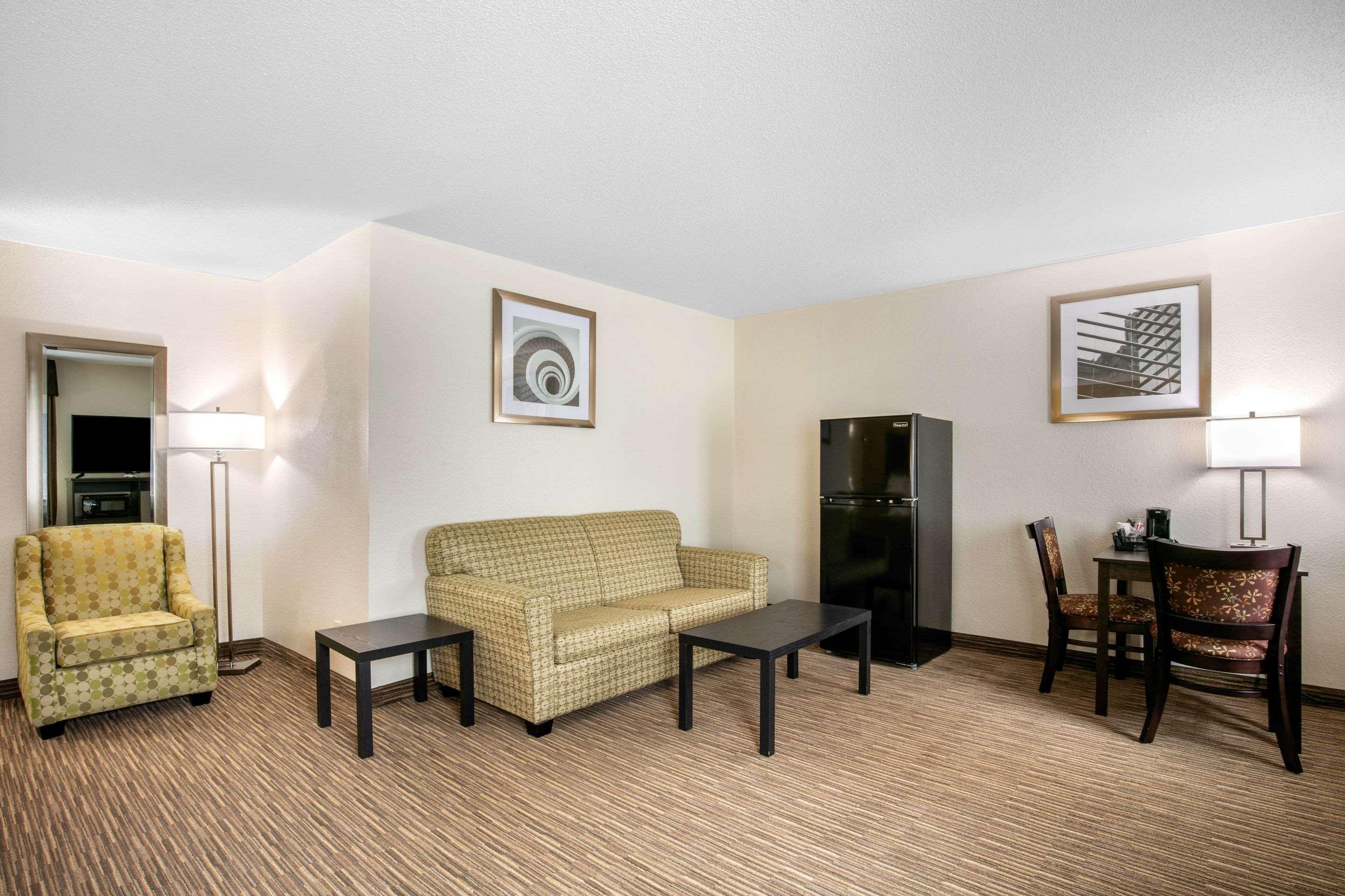 Motel 6-Metropolis, Il Екстер'єр фото