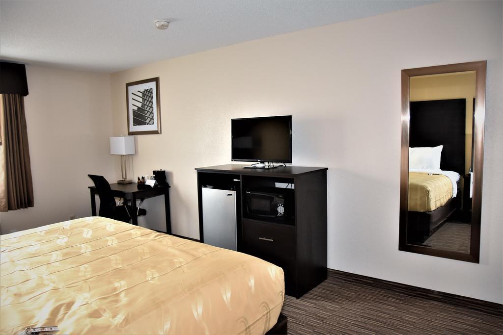 Motel 6-Metropolis, Il Екстер'єр фото