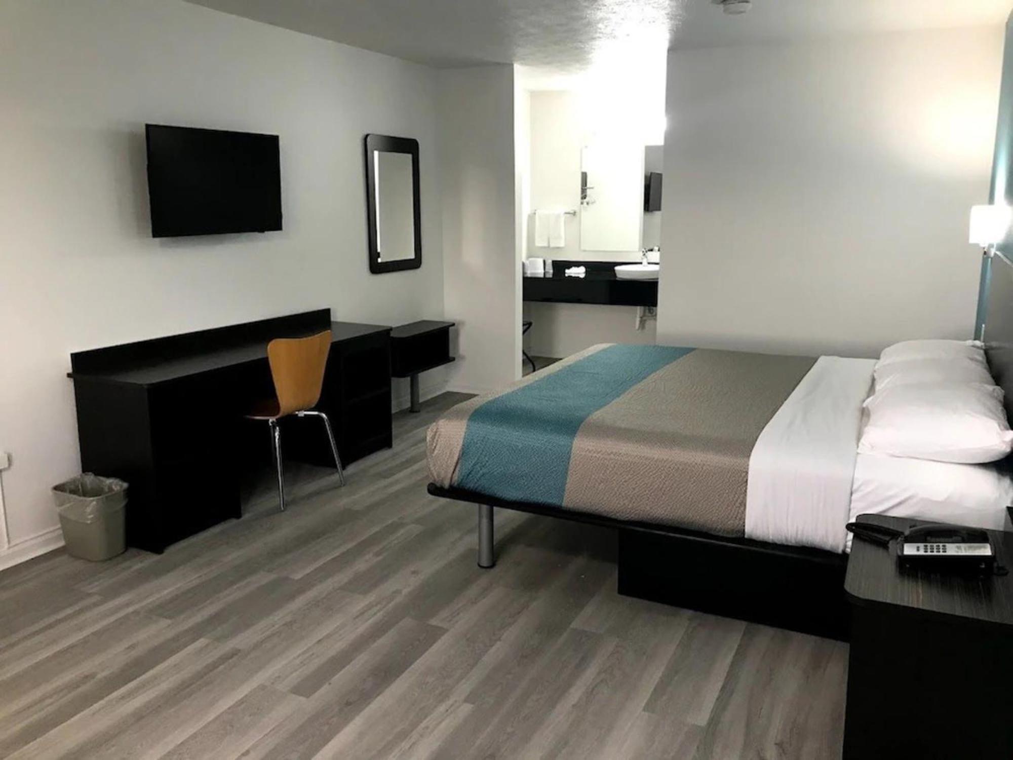 Motel 6-Metropolis, Il Екстер'єр фото