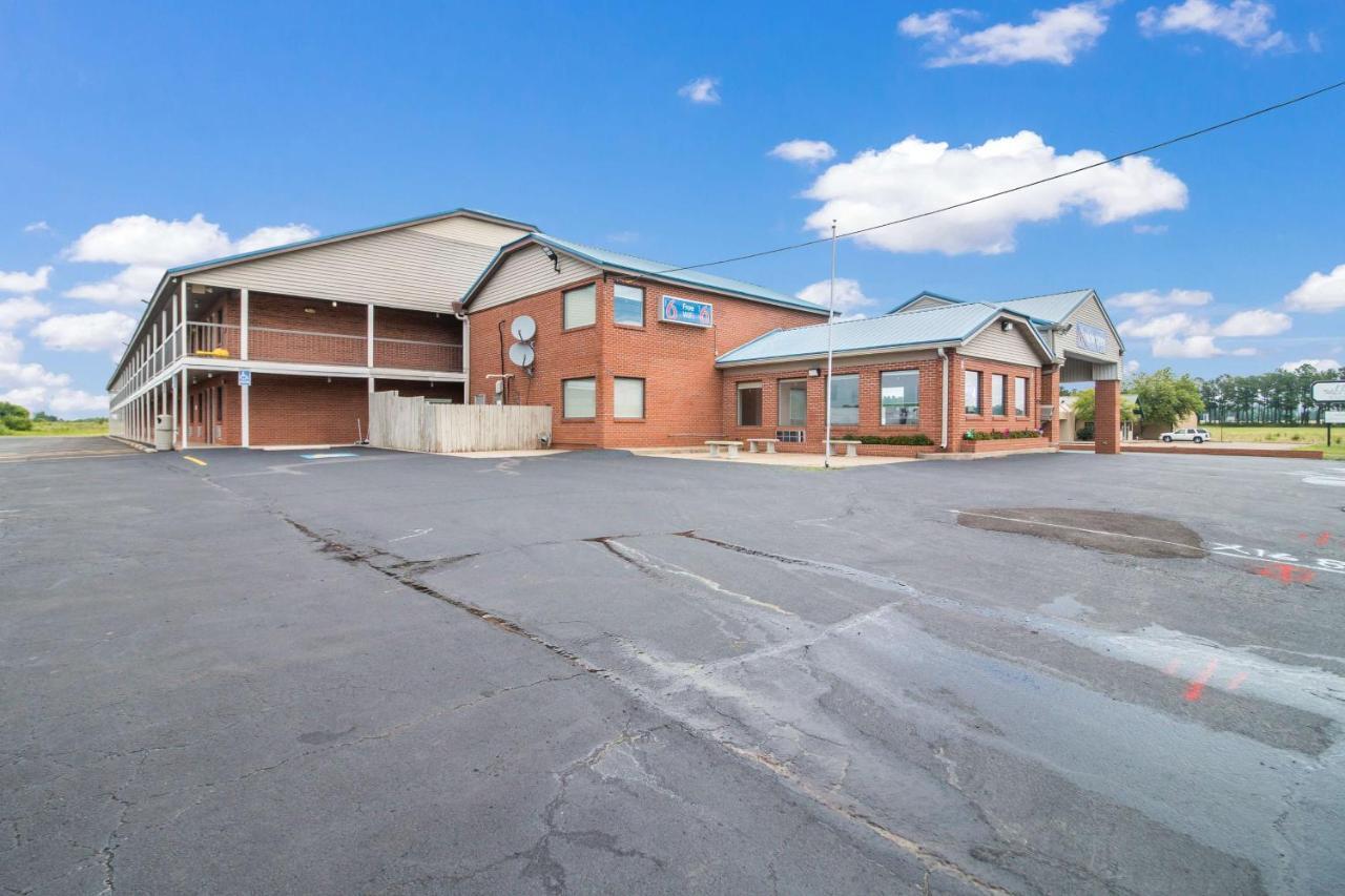 Motel 6-Metropolis, Il Екстер'єр фото