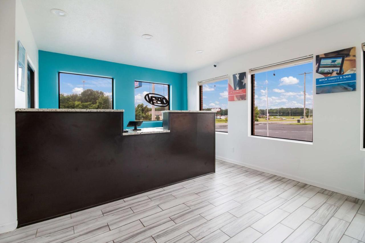 Motel 6-Metropolis, Il Екстер'єр фото